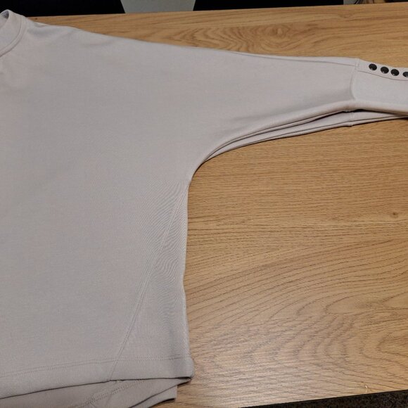 Cable & Gauge Studio Long Sleeve Top - Picture 3 of 5